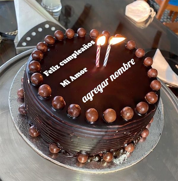 Hermosa torta de chocolate Imagenes - Hermosa torta de chocolate con velas con nombre