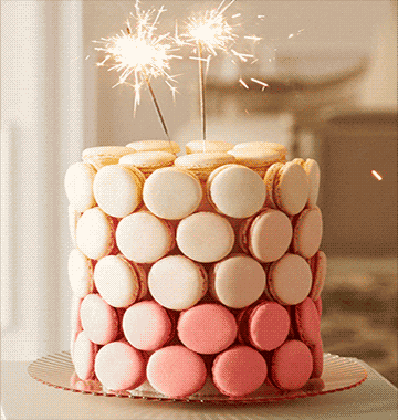 happy birthday card gif 7 - Escribe un nombre en una tarta con velas brillantes en un video de imágenes animadas